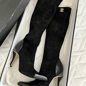 Chanel high knee boots size 5.5 , supper sexy and elegant , black with gold